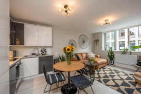 Frankie Says You'll love our Pocket Rocket! Luxurious 1 BR apartment, just a shimmy shake from Charlotte Street